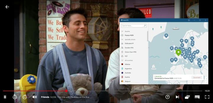 Скриншот NordVPN, связанного с Францией, когда Друзья играют на Netflix France